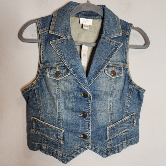 NWT Ann Taylor Loft Denim Vest Button Front Size 4 - Picture 1 of 14